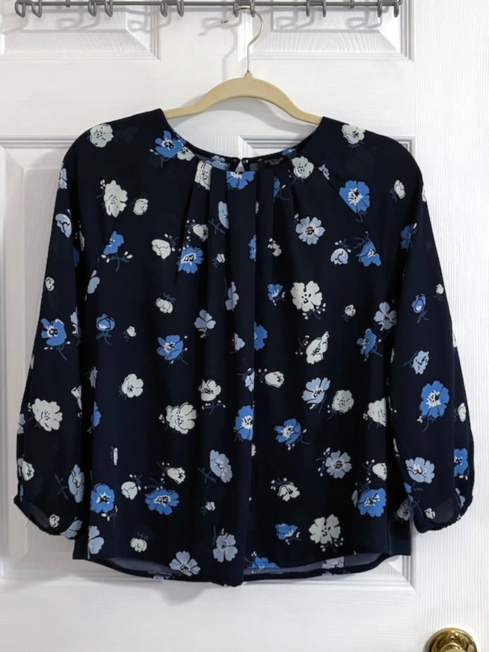 Ann Taylor Factory Petite Navy Floral Pleated Neck Blouse SP